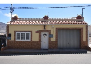 Vivienda con posibilidad de segunda vivienda en azotea en venta en La Aldea.