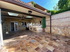 Casa adosada en venta en Segovia en Hontanares de Eresma por 155.000 €