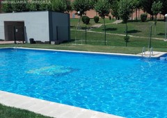 Venta de piso con piscina en Las Flores (Valladolid)