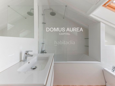 Alquiler ático en alquiler , con 160 m2, 3 habitaciones y 20 baños, ascensor, aire acondicionado y calefacción individual. en Madrid