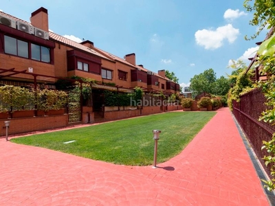 Alquiler casa pareada con 5 habitaciones con ascensor y calefacción en Madrid