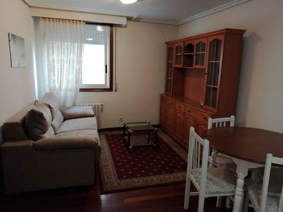 Alquiler de estudio en Centro - Ourense con garaje y muebles