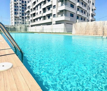 Alquiler de piso en Avda. Elvas de 2 habitaciones con terraza y piscina
