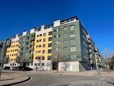 Alquiler de piso en AVE - Villimar de 3 habitaciones con terraza y garaje
