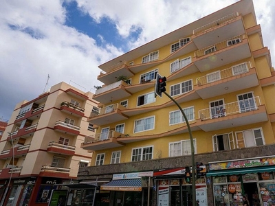 Alquiler de piso en calle Agustin Espinosa Garcia de 3 habitaciones con balcón