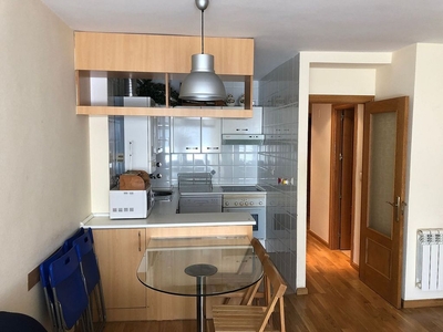 Alquiler de piso en calle Sancho Ramírez de 2 habitaciones con muebles y calefacción