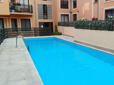 Alquiler de piso en Centro - Salamanca de 1 habitación con piscina y muebles