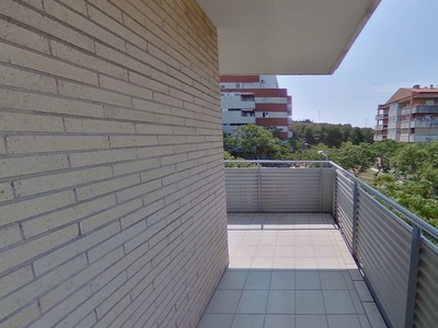 Alquiler de piso en Sant Pere i Sant Pau de 3 habitaciones con terraza y calefacción