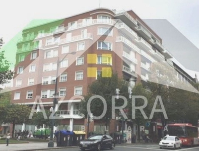 Alquiler de piso en vía Gran de Don Diego López de Haro de 4 habitaciones con terraza y garaje