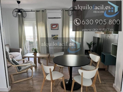 Alquiler Piso Albacete. Piso de tres habitaciones Con balcón calefacción individual