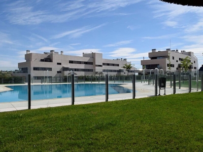 Alquiler Piso Boadilla del Monte. Piso de cuatro habitaciones Buen estado con terraza