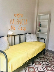 Alquiler piso con 3 habitaciones amueblado con ascensor y aire acondicionado en Valencia