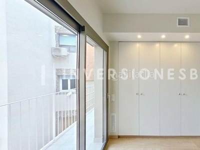 Alquiler piso con 3 habitaciones con ascensor, parking, calefacción y aire acondicionado en Barcelona