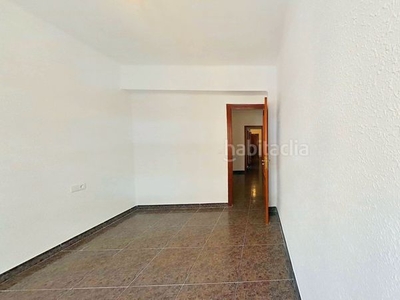 Alquiler piso con 3 habitaciones en Barrio Benicalap Valencia