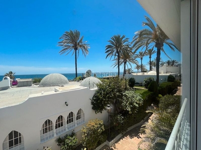 Alquiler piso en bulevar alfonso hohenlohe 322 magnífico apartamento de 3 dormitorios en 1ª línea de mar con excepcionales vistas al mar. en Marbella