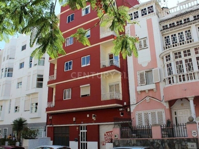 Alquiler Piso Santa Cruz de Tenerife. Piso de tres habitaciones Buen estado