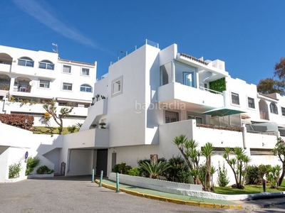 Apartamento elegante ático escandinavo con terraza en la azotea en nueva andalucía, en Marbella