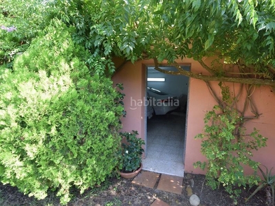 Casa con 4 habitaciones con parking, piscina, calefacción, aire acondicionado y jardín en Estepona