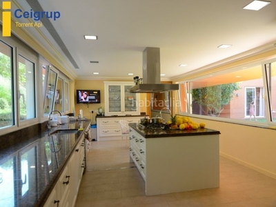 Casa con 6 habitaciones amueblada con parking, piscina, calefacción, aire acondicionado y jardín en Begur