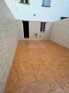 Casa en venta en zona santa lucía, 2 dormitorios. en Alcalá de Guadaira