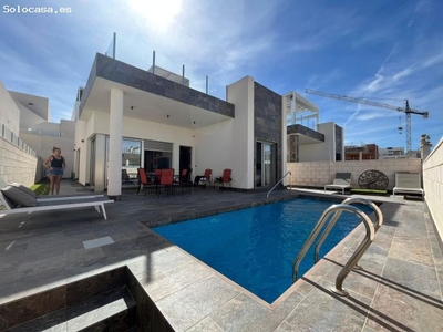 Chalet amplio moderno con piscina privada en Villamartin