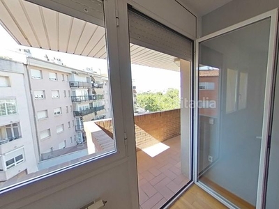 Dúplex amplio dúplex de 100 m2 con terraza y estacionamiento en Vilafranca del Penedès