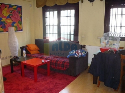 Dúplex en venta en Casco Urbano de 2 habitaciones con terraza y aire acondicionado