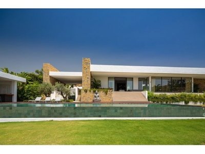 Exquisite Contemporary Villa Frontline Golf in Marbella Club Golf Resort with Breathtaking Panoramic
