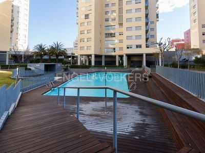 Piso apartamento con licencia turistica en residencial en Valencia