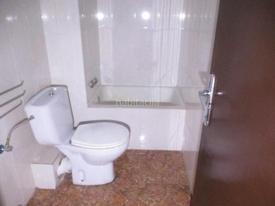 Piso de 3 habitaciones y 1 baño en calle salorino, aguilas() en Madrid