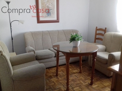 Piso en alquiler en Centro - Segovia de 2 habitaciones con terraza y muebles