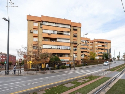 Alquiler de piso en Cerrillo de Maracena - Periodistas de 3 habitaciones con jardín y balcón