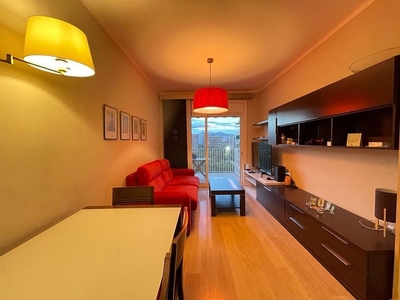 Piso en venta en La Verneda i la Pau de 4 habitaciones con balcón y aire acondicionado