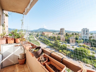 Piso pisazo de 3 dormitorios con balcon en Sant Pere Nord en Terrassa