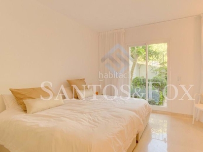 Piso precioso apartamento en planta baja situado en los exclusivos altos de La Quinta, situado dentro de una de las urbanizaciones más prestigiosas de la costa. en Benahavís
