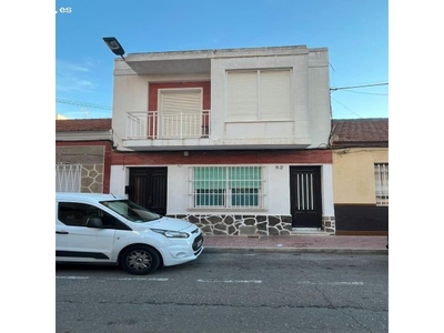 Propiedad en Torrevieja cerca de la Playa del Cura con dos viviendas a reformar