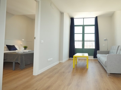 Renovado apartamento de 2 dormitorios en alquiler en Sants, Barcelona