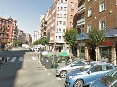 Venta de piso con terraza en Ametzola (Bilbao)