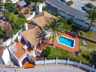 Villa de Ensueño con Impresionantes Vistas al Mar en Cortijos San Rafael,