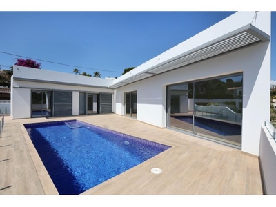 Villa nueva completamente terminada en Benissa Costa a un paso de la playa