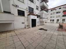 Venta Piso Huelva. Piso de tres habitaciones en Calle MONSEÑOR JOSE MARIA ESCRIVÁ DE BALAGUER. Buen estado cuarta planta