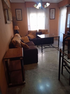 Alquiler de piso en Vista Alegre - Parque Cruz Conde de 3 habitaciones con terraza y garaje