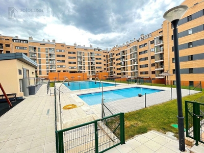 Piso en alquiler en Aranzana de 2 habitaciones con piscina y garaje