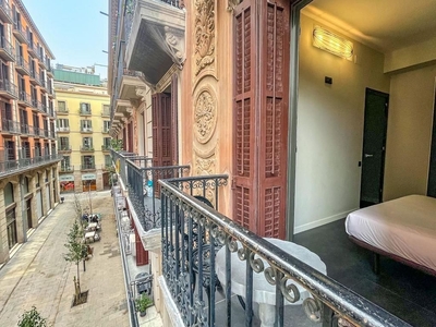 Piso en venta en calle De Francesc Pujols de 2 habitaciones con balcón y aire acondicionado