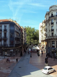 Piso en venta en Oviedo con aire acondicionado y calefacción