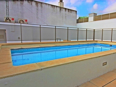 Piso en venta en San Vicente de 2 habitaciones con terraza y piscina