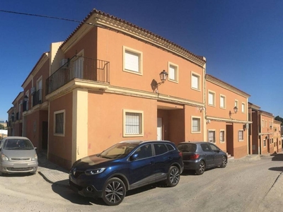 Venta Casa adosada en Calle Mina Aznalcóllar. Buen estado 97 m²