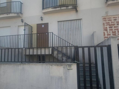 Venta Casa adosada en Calle Real de Gandia 25 Gandia. Buen estado plaza de aparcamiento con balcón 163 m²