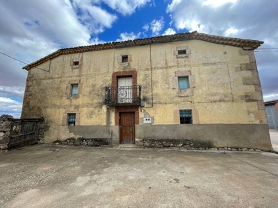Venta Casa adosada en Calle Real San Esteban de Gormaz. A reformar 644 m²