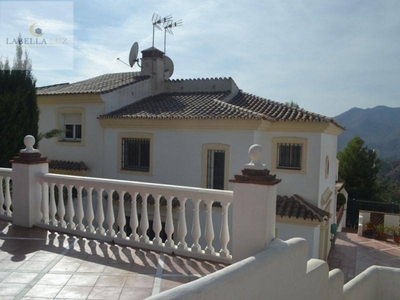 Venta Casa pareada Alhaurín El Grande. Buen estado 140 m²